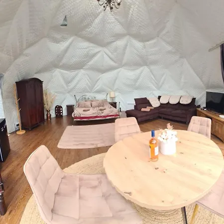 Glamping Pod Orlem