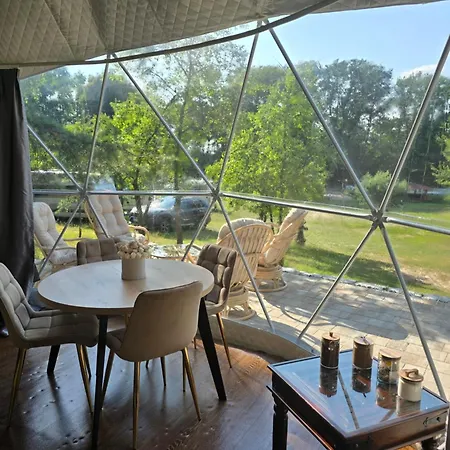 Glamping Pod Orlem ラグジュアリーテント Cedynia