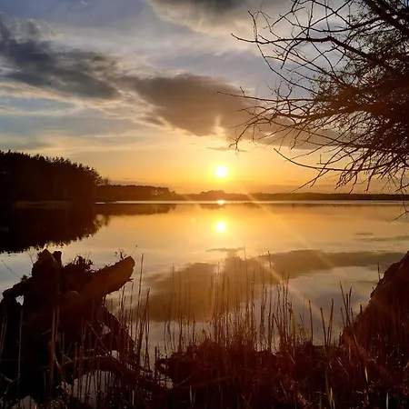 Glamping Pod Orlem אוהל מפואר Cedynia